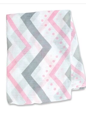 NWT Lulujo Pink Grey White Chevron Bamboo Muslin Swaddle Baby Blanket